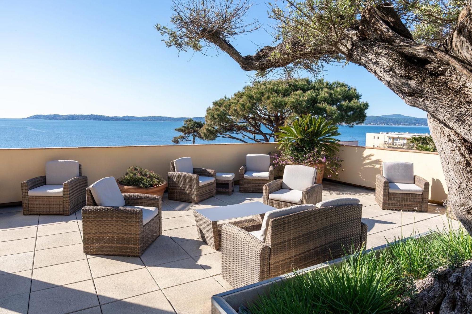 Western Premier Montfleuri Hotel 4*